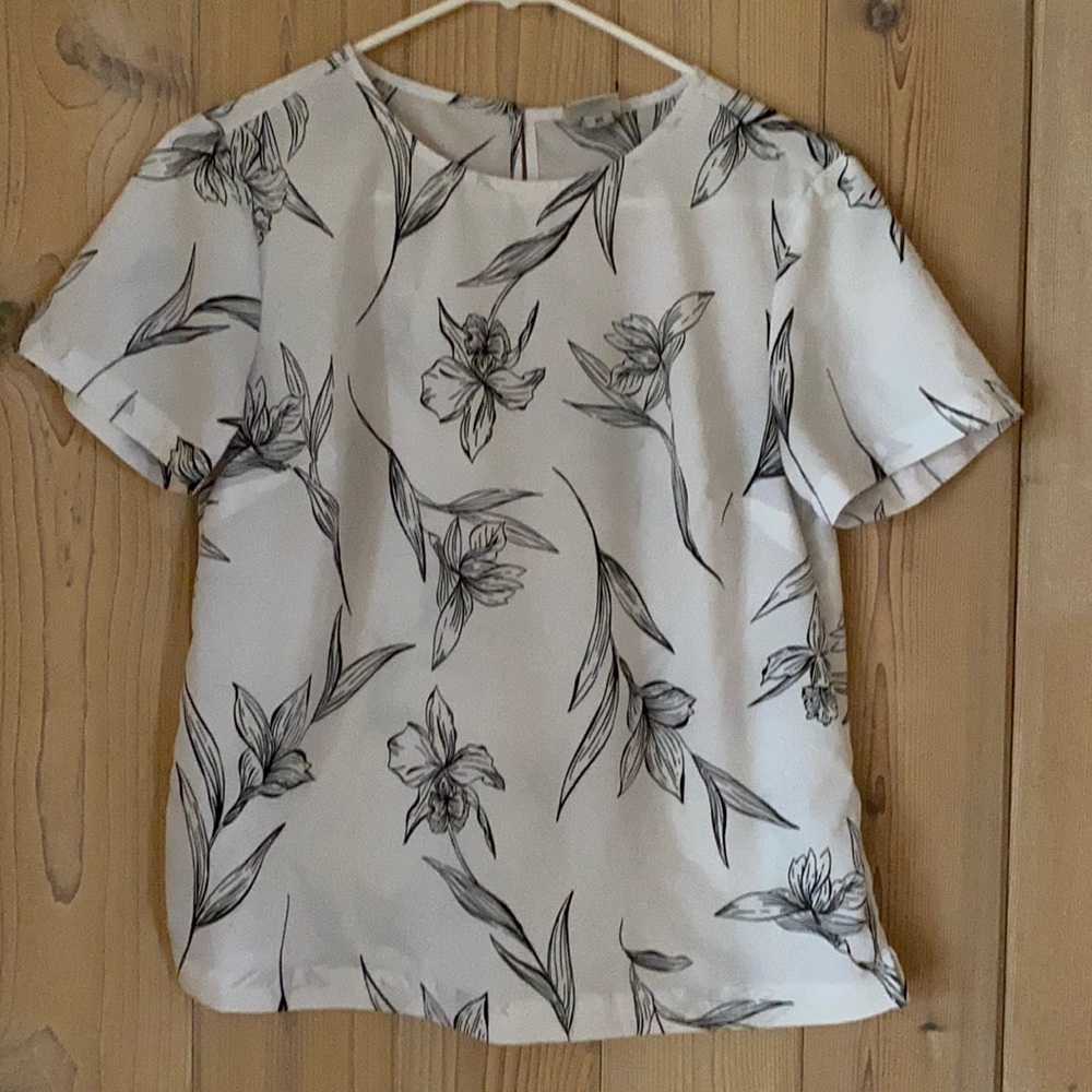 Black & White Floral Top• A New Day• XS